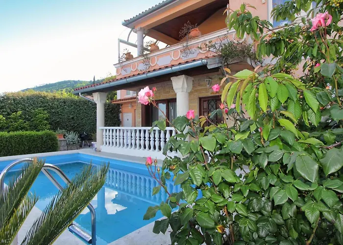 Apartmán With Swimming Pool Lovran, Opatija - 23500 *